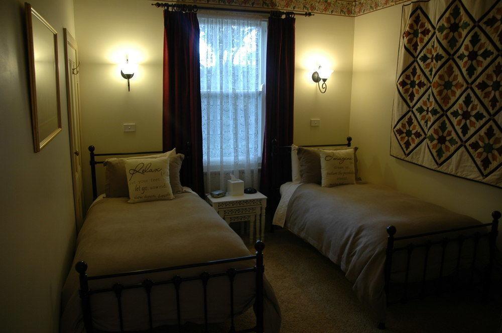 Cobden Heytesbury House Bed & Breakfast エクステリア 写真