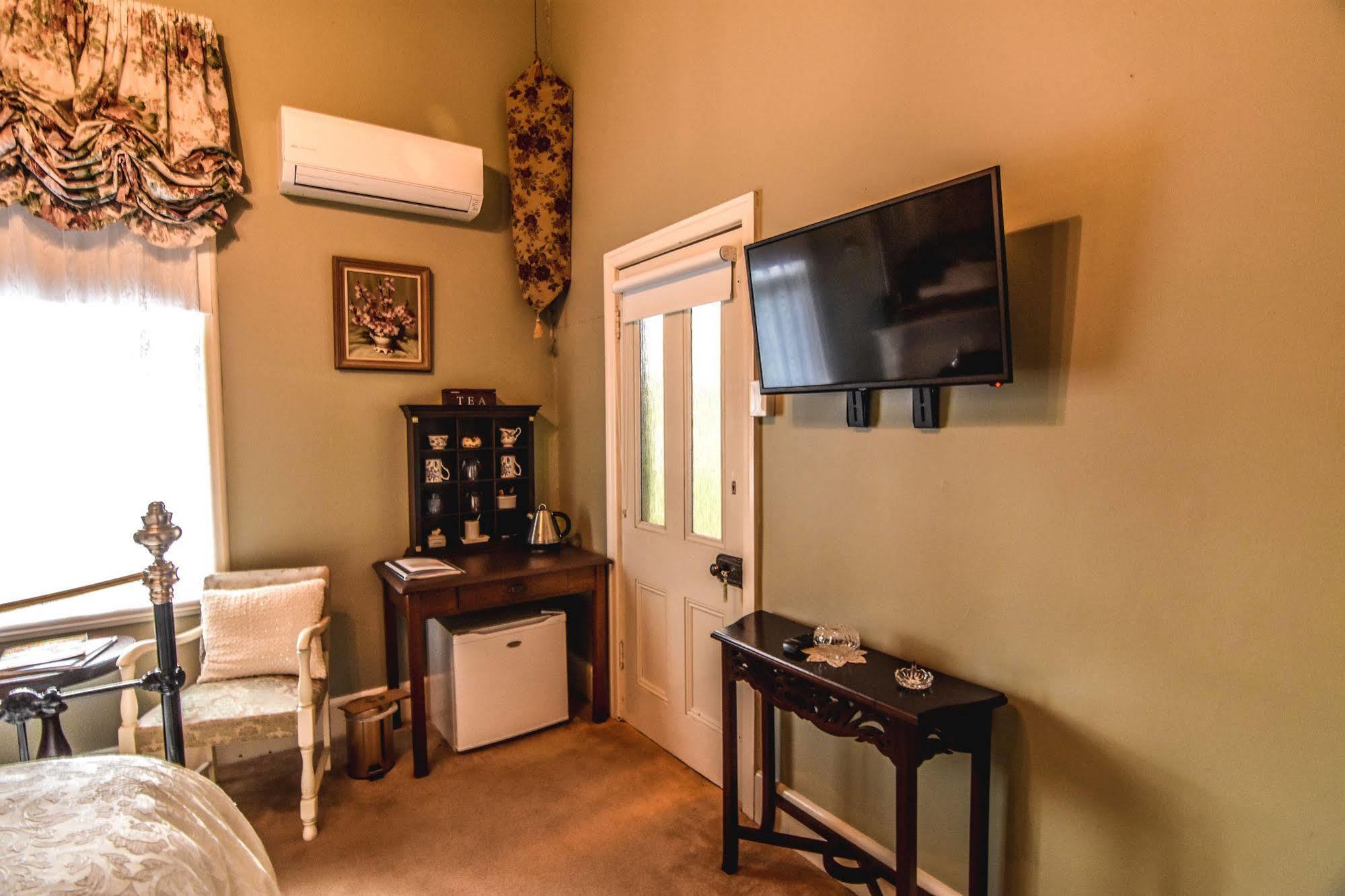 Cobden Heytesbury House Bed & Breakfast エクステリア 写真